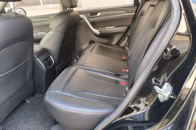 Used Haval M6 2018 Revised Version 1.5T DCT Two-Wheel Drive Elite Edition Left Rear Seat