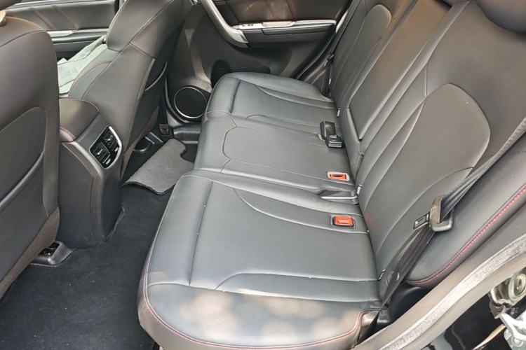 Used Haval M6 2018 Revised Version 1.5T DCT Two-Wheel Drive Elite Edition Left Rear Seat