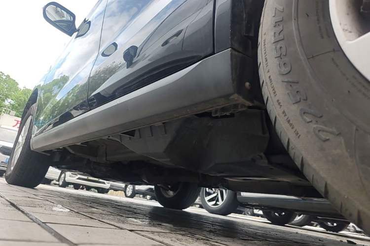 Used Haval M6 2018 Revised Version 1.5T DCT Two-Wheel Drive Elite Edition Left Side Sill