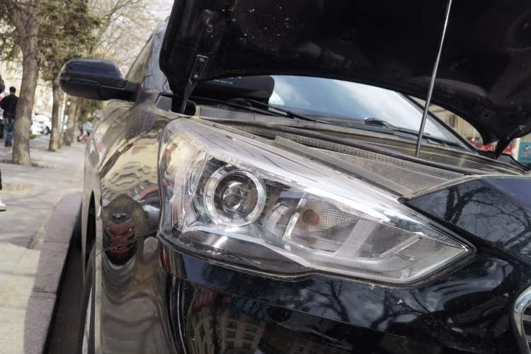 Used Haval M6 2018 1.5T Manual Two-Wheel Drive Elite Model Right Front Headlight