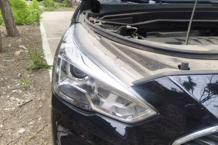 Used Haval M6 2018 1.5T Manual Two-Wheel Drive Elite Model Right Front Headlight