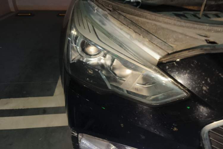 Used Haval M6 2018 Revised Version 1.5T DCT Two-Wheel Drive Elite Edition Right Front Headlight