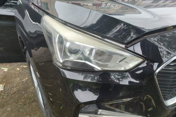 Used Haval M6 2018 1.5T Manual Two-Wheel Drive Elite Model Right Front Headlight