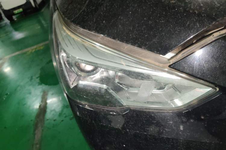 Used Haval M6 2018 1.5T Manual Two-Wheel Drive Elite Model Right Front Headlight