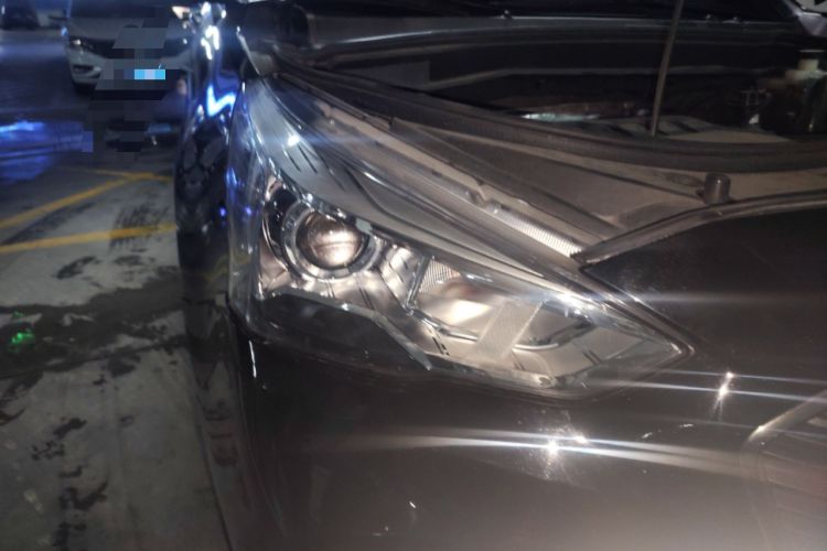 Used Haval M6 2018 1.5T DCT Two-Wheel Drive Elite Model Right Front Headlight