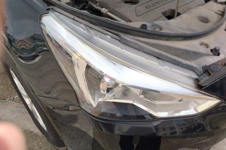 Used Haval M6 2018 1.5T Manual Two-Wheel Drive Elite Model Right Front Headlight