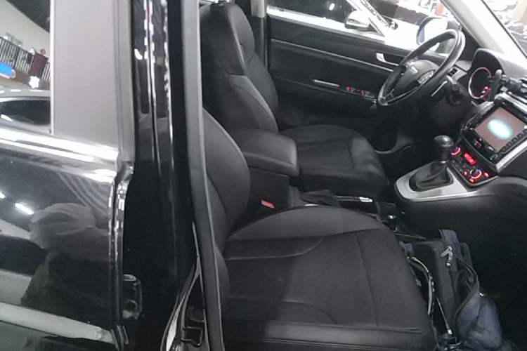 Used Haval M6 2018 1.5T DCT Two-Wheel Drive Elite Model Right Front Seat