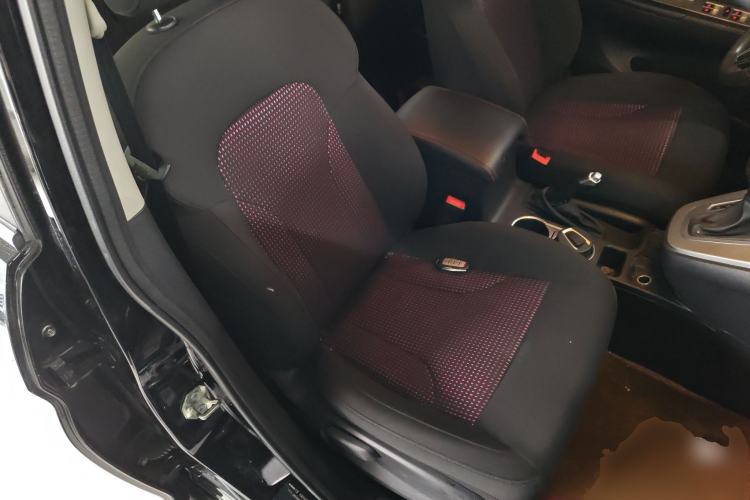 Used Haval M6 2018 Revised Version 1.5T DCT Two-Wheel Drive Urban Style Right Front Seat