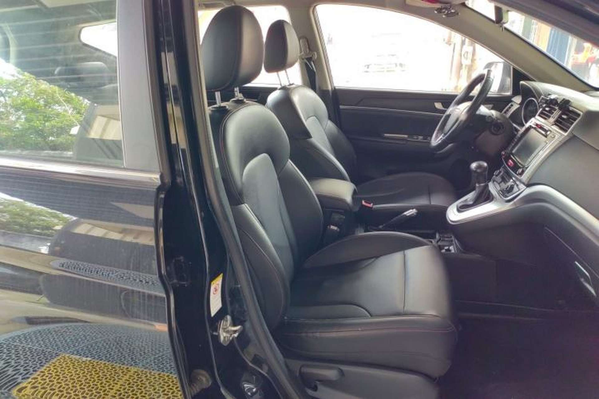 Used Haval M6 2018 Revised Version 1.5T DCT Two-Wheel Drive Elite Edition Right Front Seat