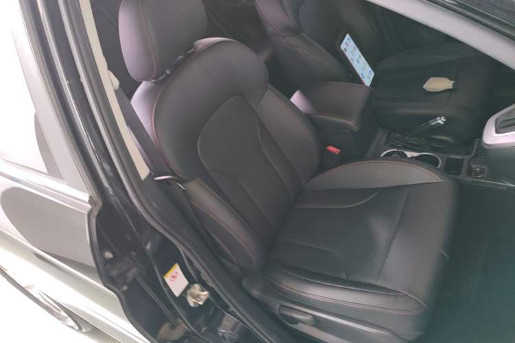 Used Haval M6 2018 1.5T DCT Two-Wheel Drive Elite Model Right Front Seat