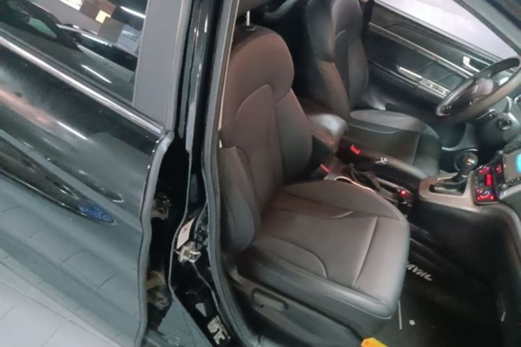 Used Haval M6 2018 1.5T DCT Two-Wheel Drive Elite Model Right Front Seat