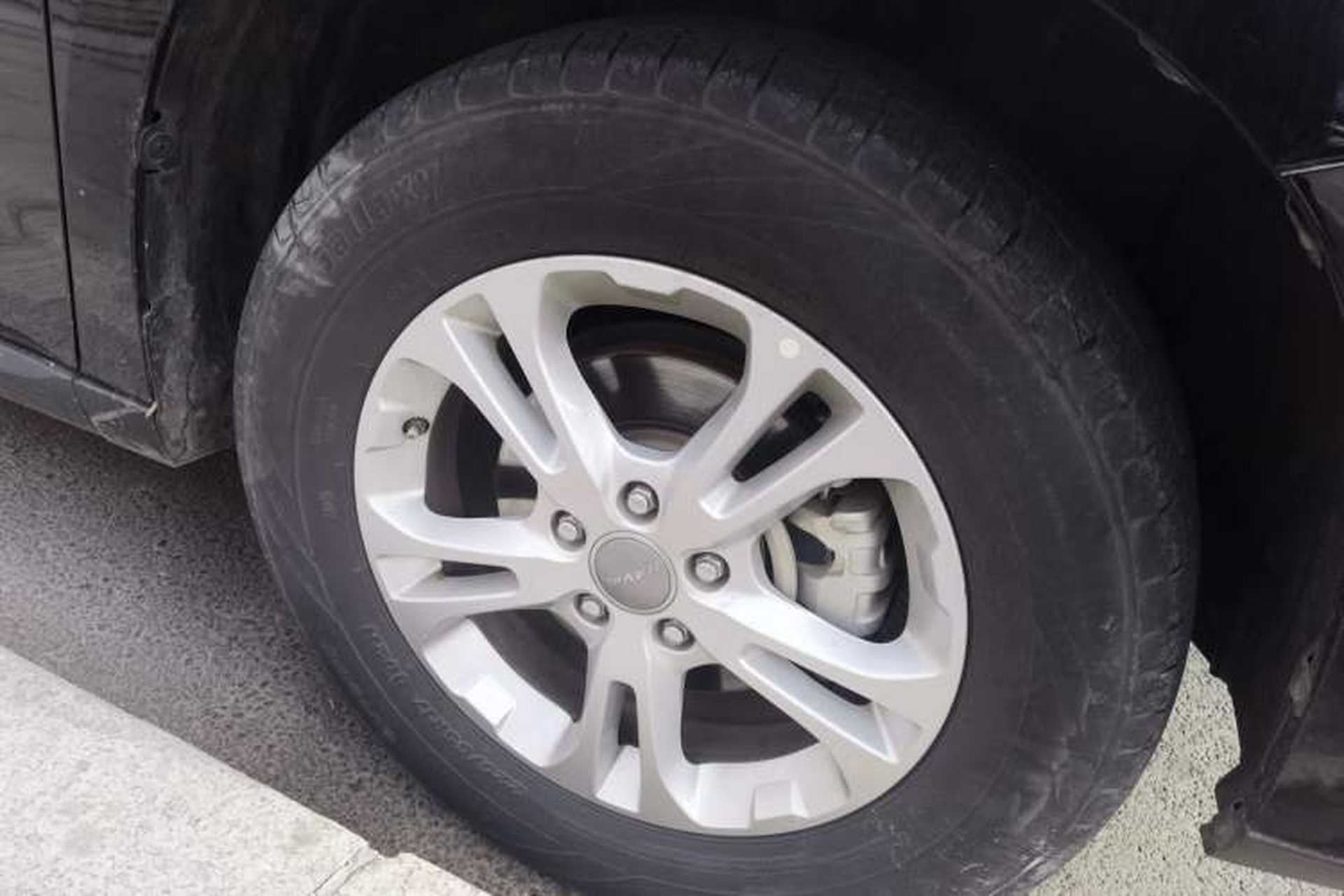 Used Haval M6 2018 1.5T Manual Two-Wheel Drive Elite Model Right Front Wheel Hub