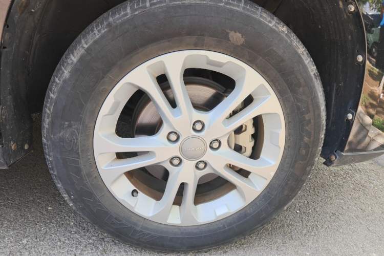 Used Haval M6 2018 1.5T Manual Two-Wheel Drive Urban Model Right Front Wheel Hub