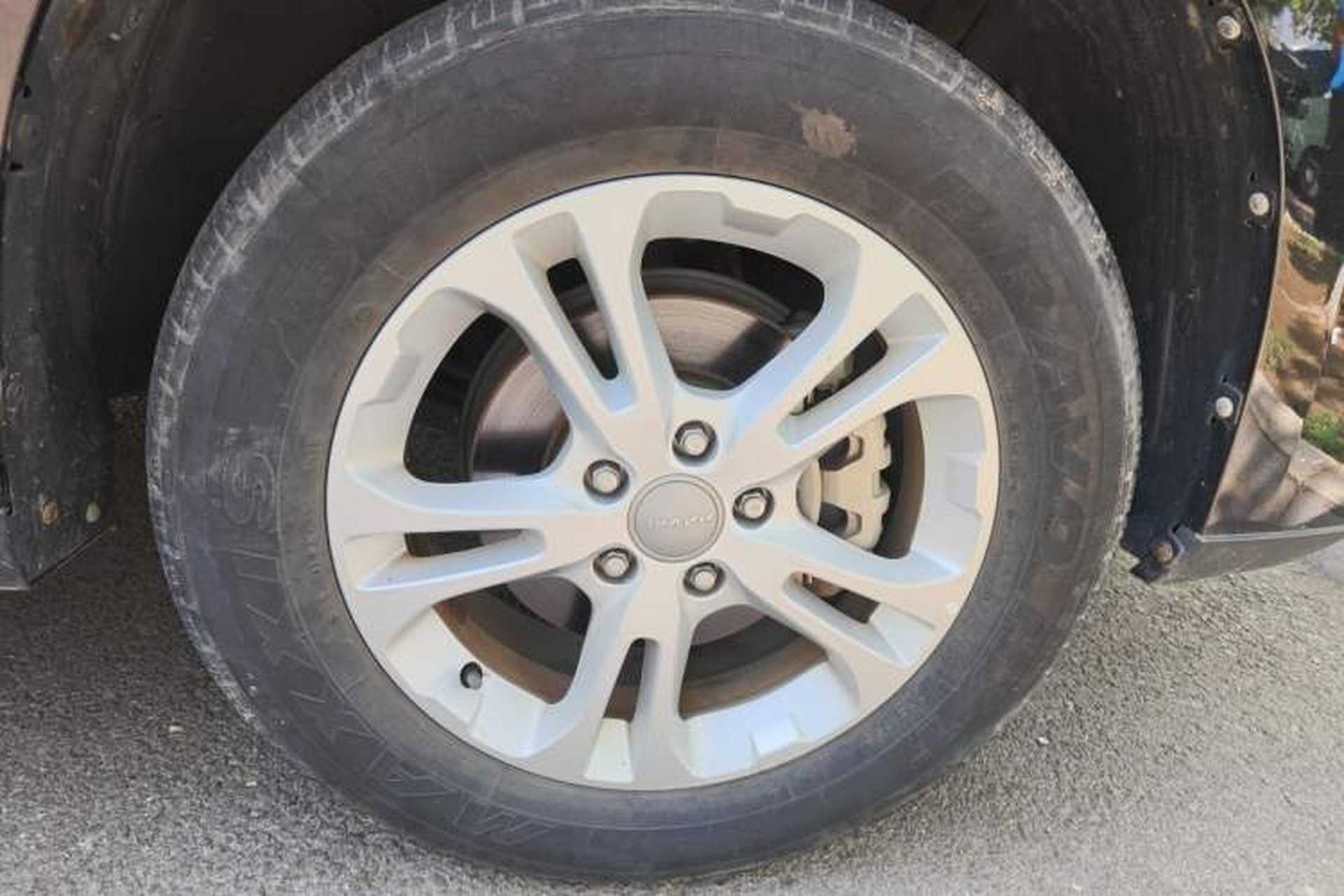 Used Haval M6 2018 1.5T Manual Two-Wheel Drive Urban Model Right Front Wheel Hub
