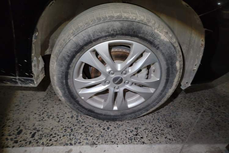 Used Haval M6 2018 1.5T Manual Two-Wheel Drive Elite Model Right Front Wheel Hub