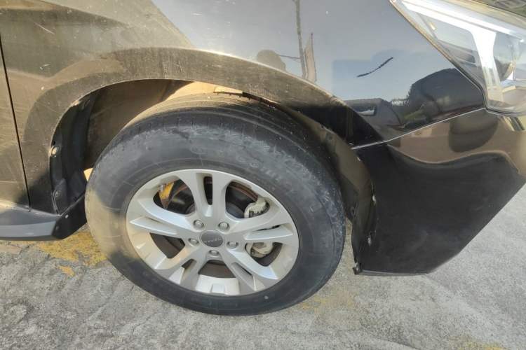 Used Haval M6 2018 1.5T DCT Two-Wheel Drive Elite Model Right Front Wheel Hub