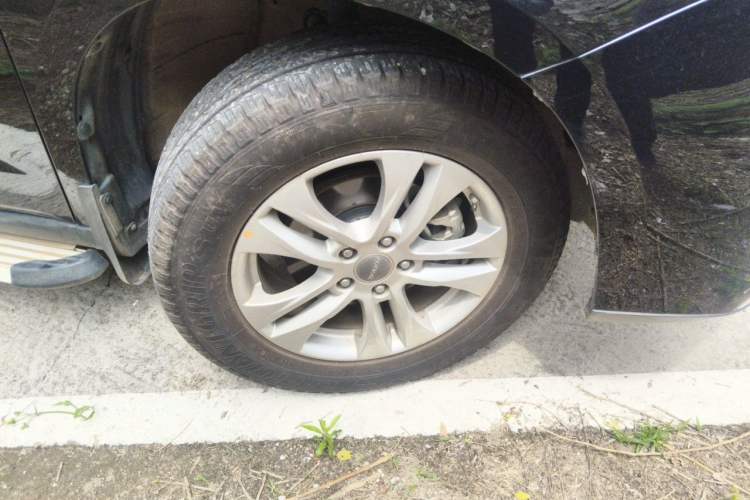 Used Haval M6 2018 1.5T Manual Two-Wheel Drive Elite Model Right Front Wheel Hub