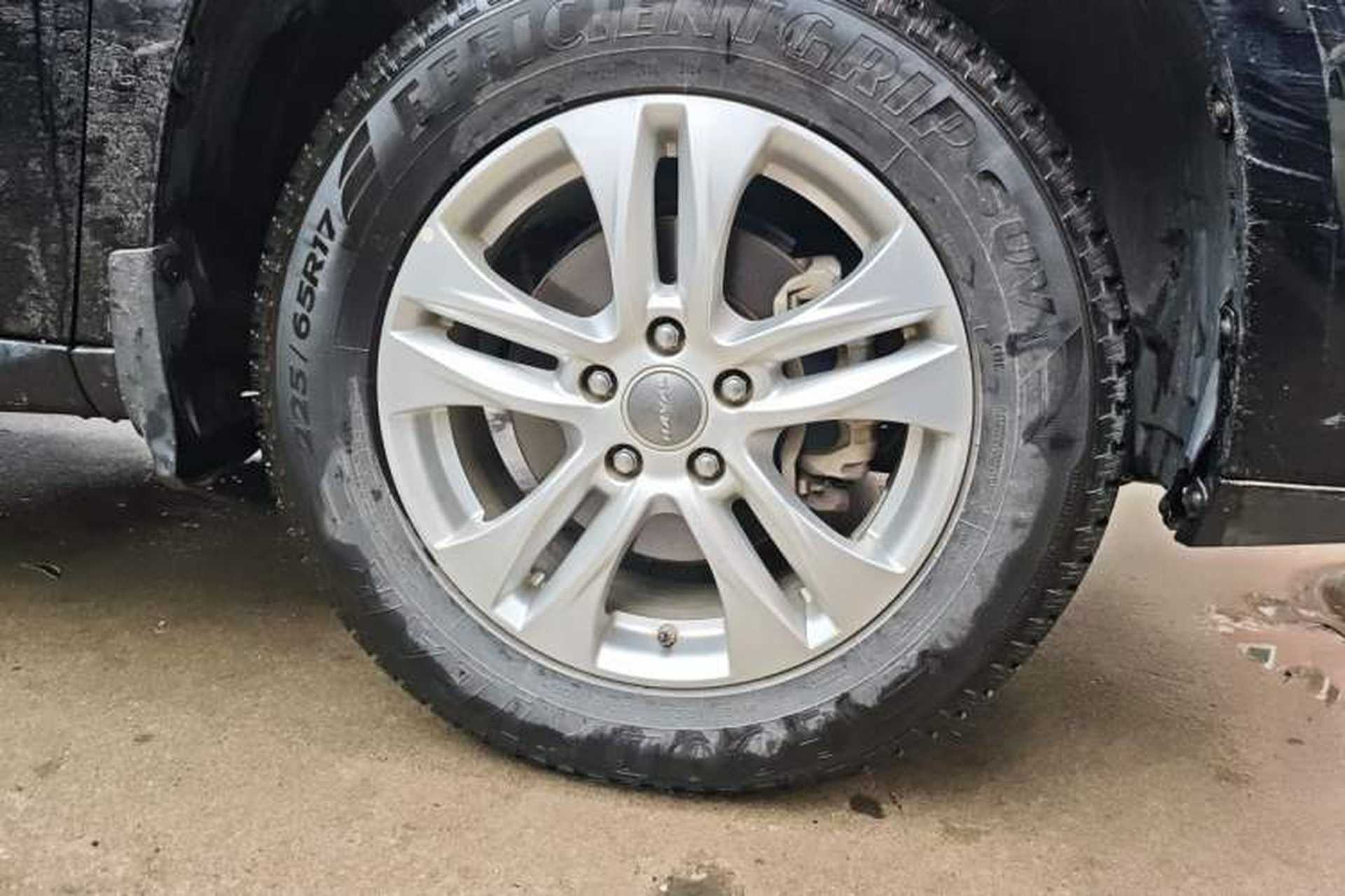 Used Haval M6 2018 Revised Version 1.5T DCT Two-Wheel Drive Elite Edition Right Front Wheel Hub