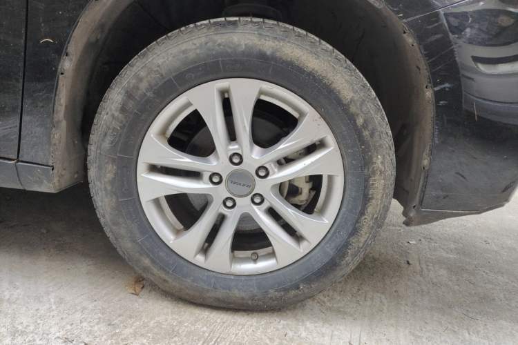 Used Haval M6 2018 1.5T Manual Two-Wheel Drive Elite Model Right Front Wheel Hub