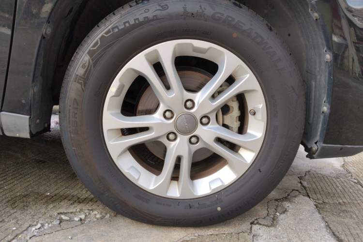 Used Haval M6 2018 1.5T Manual Two-Wheel Drive Elite Model Right Front Wheel Hub