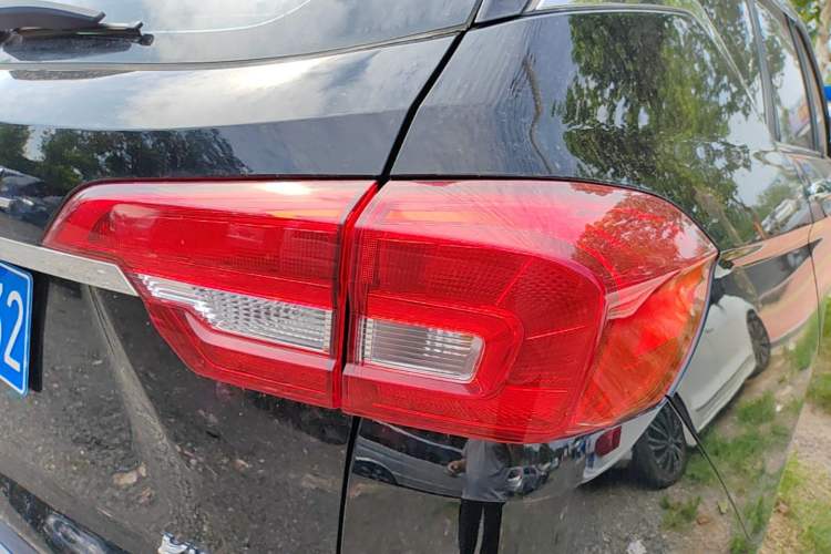 Used Haval M6 2018 1.5T Manual Two-Wheel Drive Elite Model Right Rear Taillight