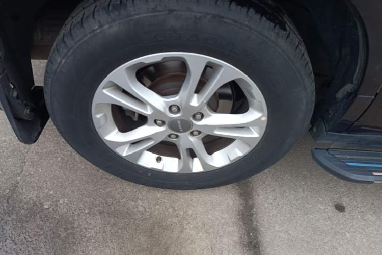 Used Haval M6 2018 Revised Version 1.5T DCT Two-Wheel Drive Elite Edition Right Rear Wheel Hub