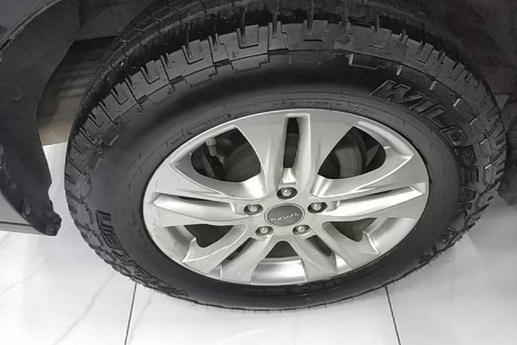 Used Haval M6 2018 1.5T DCT Two-Wheel Drive Elite Model Right Rear Wheel Hub