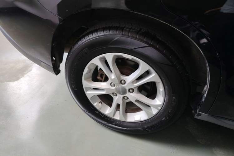 Used Haval M6 2018 1.5T DCT Two-Wheel Drive Elite Model Right Rear Wheel Hub