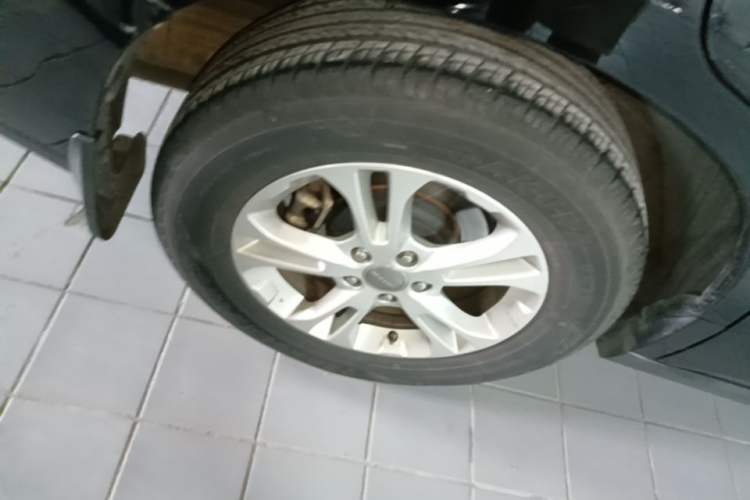 Used Haval M6 2018 1.5T DCT Two-Wheel Drive Elite Model Right Rear Wheel Hub