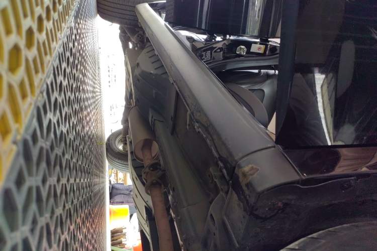 Used Haval M6 2018 Revised Version 1.5T DCT Two-Wheel Drive Elite Edition Right Side Sill