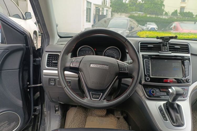 Used Haval M6 2018 Revised Version 1.5T DCT Two-Wheel Drive Elite Edition Steering Wheel