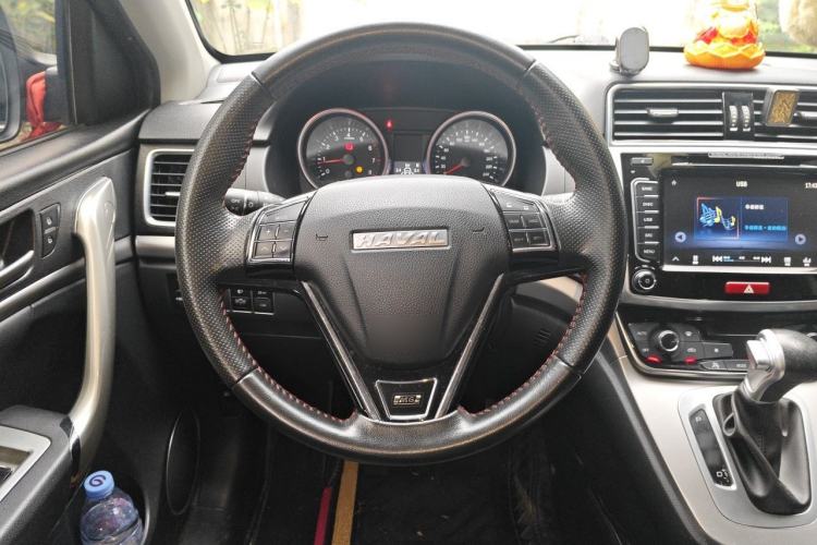 Used Haval M6 2018 Revised Version 1.5T DCT Two-Wheel Drive Elite Edition Steering Wheel