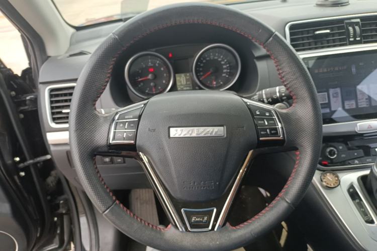 Used Haval M6 2018 Revised Version 1.5T DCT Two-Wheel Drive Elite Edition Steering Wheel