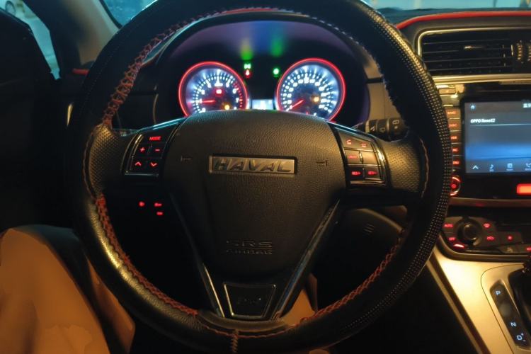 Used Haval M6 2018 Revised Version 1.5T DCT Two-Wheel Drive Elite Edition Steering Wheel