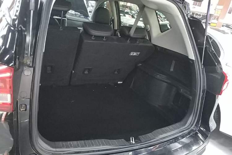 Used Haval M6 2018 1.5T DCT Two-Wheel Drive Elite Model Trunk