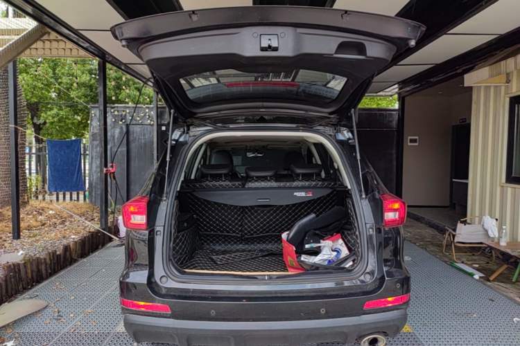 Used Haval M6 2018 Revised Version 1.5T DCT Two-Wheel Drive Elite Edition Trunk