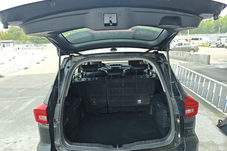 Used Haval M6 2018 1.5T Manual Two-Wheel Drive Elite Model Trunk