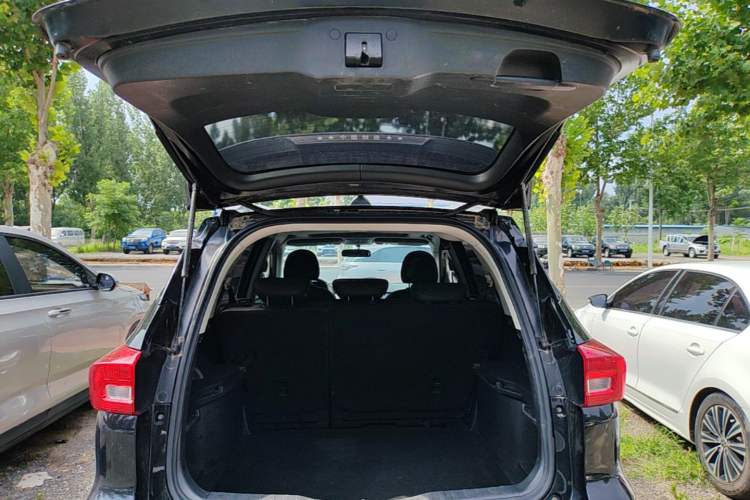 Used Haval M6 2018 1.5T Manual Two-Wheel Drive Elite Model Trunk