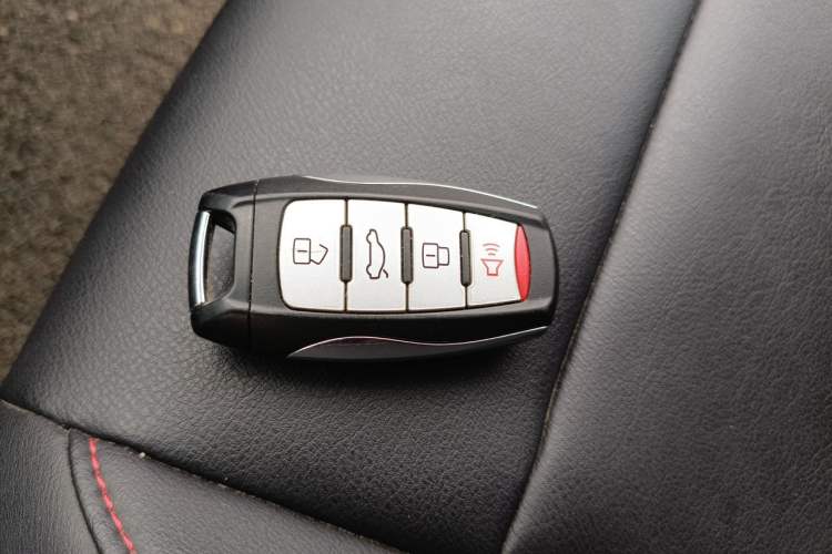 Used Haval M6 2018 Revised Version 1.5T DCT Two-Wheel Drive Elite Edition Vehicle Key