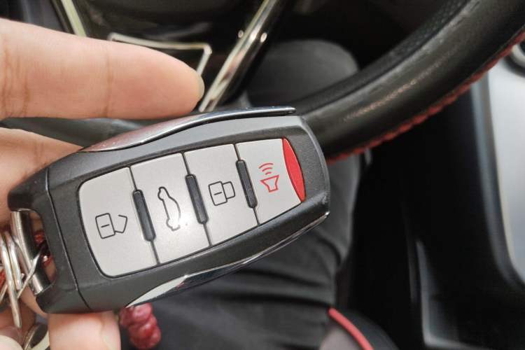 Used Haval M6 2018 Revised Version 1.5T DCT Two-Wheel Drive Urban Style Vehicle Key
