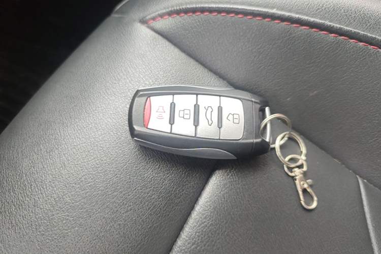 Used Haval M6 2018 Revised Version 1.5T DCT Two-Wheel Drive Elite Edition Vehicle Key