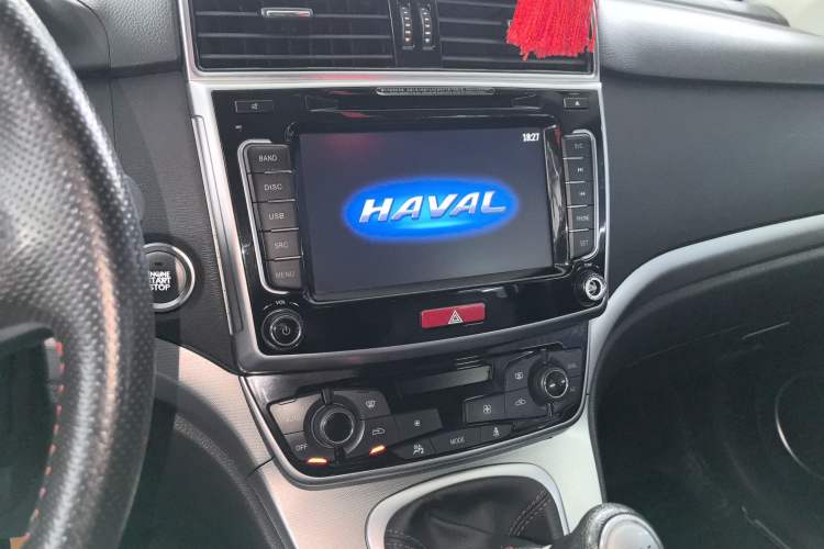 Used Haval M6 2018 1.5T Manual Two-Wheel Drive Elite Model Audio And AC Panel