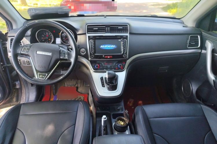 Used Haval M6 2018 1.5T DCT Two-Wheel Drive Elite Model Center Console