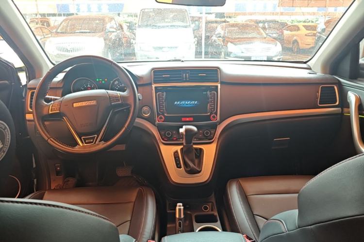 Used Haval M6 2018 Revised Version 1.5T DCT Two-Wheel Drive Elite Edition Center Console