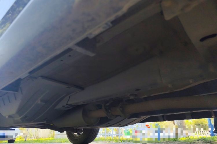 Used Haval M6 2018 1.5T DCT Two-Wheel Drive Elite Model Chassis Front Right