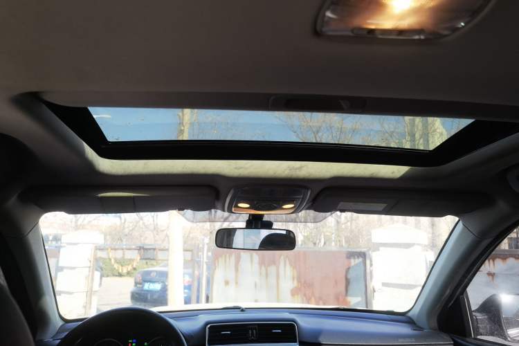 Used Haval M6 2018 1.5T Manual Two-Wheel Drive Elite Model Headliner