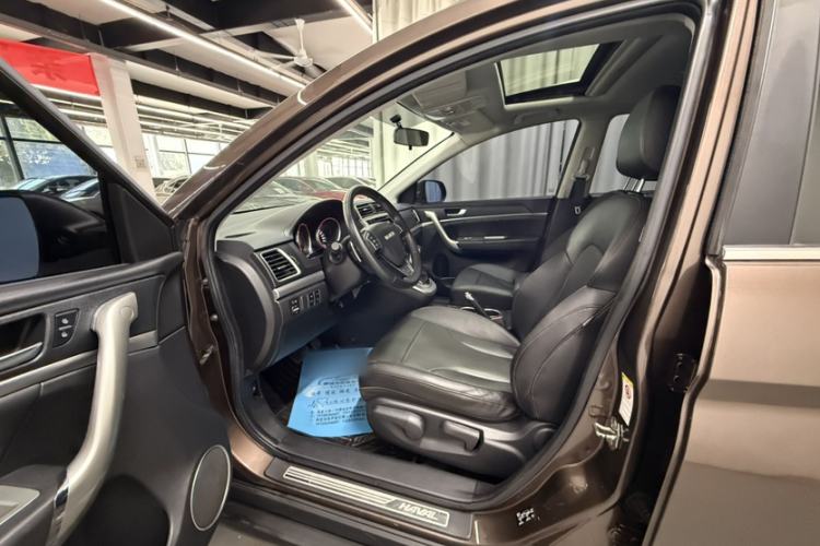 Used Haval M6 2018 1.5T DCT Two-Wheel Drive Elite Model Interior 3