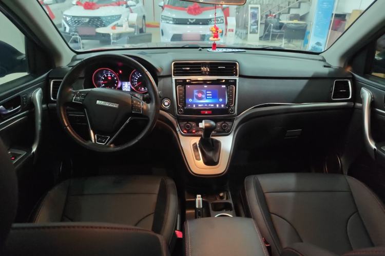 Used Haval M6 2018 Revised Version 1.5T DCT Two-Wheel Drive Elite Edition Interior 3
