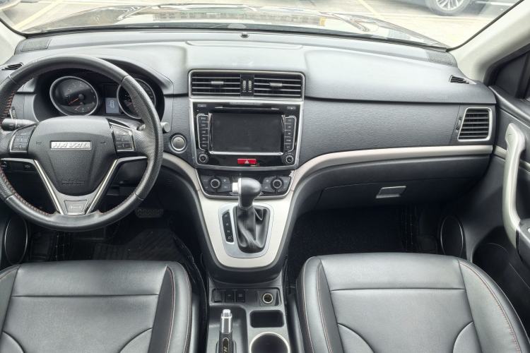 Used Haval M6 2018 Revised Version 1.5T DCT Two-Wheel Drive Elite Edition Interior 4
