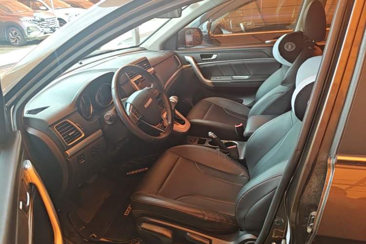 Used Haval M6 2018 Revised Version 1.5T DCT Two-Wheel Drive Elite Edition Left Front Seat